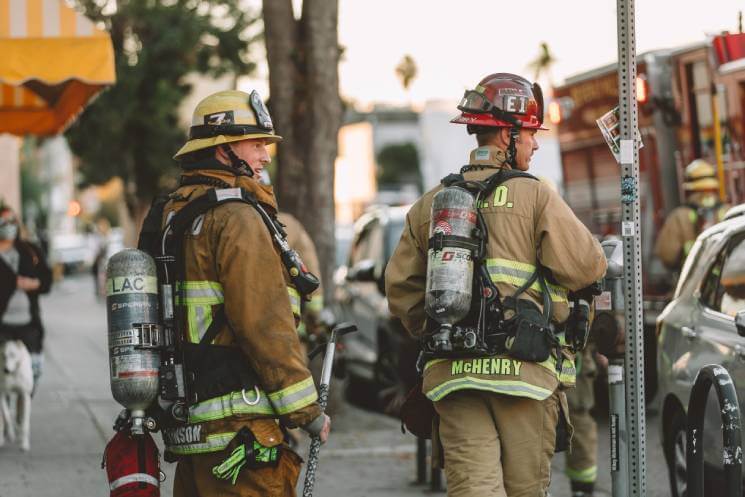 firefighters in full ppe